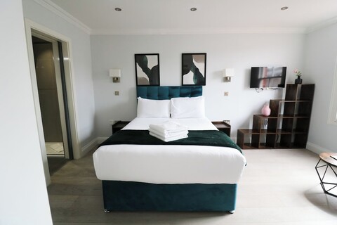 High Street Kensington by Viridian Apartments