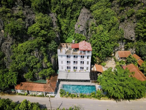 Tam Coc Lakeside Homestay