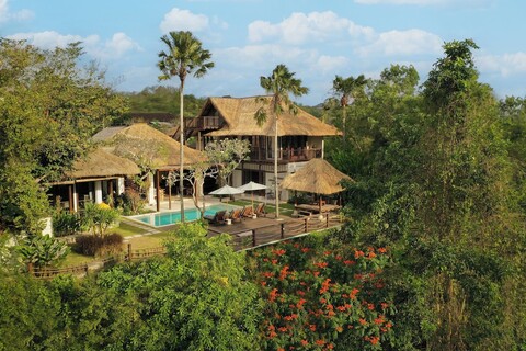 짐바란 비치 빌라 바이 나쿨라