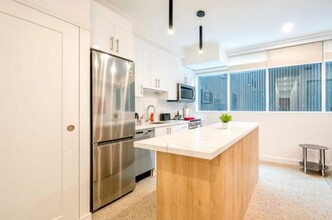 Peaceful 2BR Basement Suite Near Downtown Toronto - The Roland