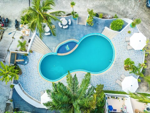 미트 홀리데이 인터내셔널 호텔