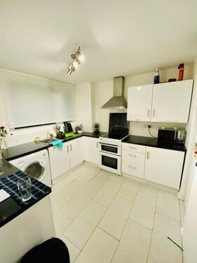 Bright Apartment near Lewisham Station