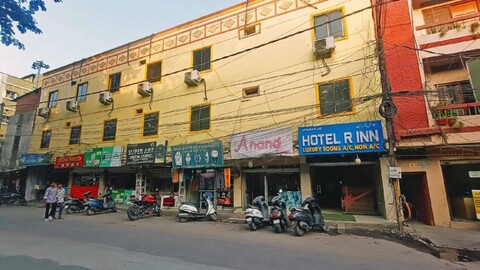 Hotel R Inn
