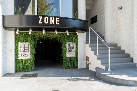 존 신사이바시 웨스트