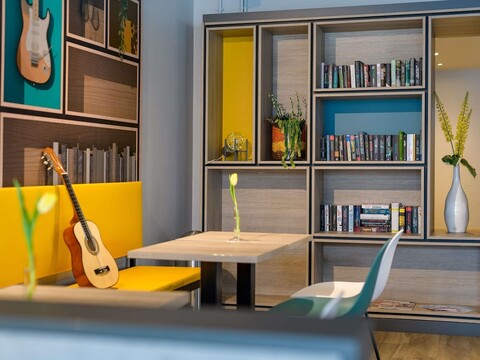 이비스 퀄른 프레헨