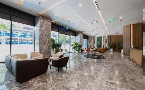 이스트 타워의 파크랜드 럭스 & 이지