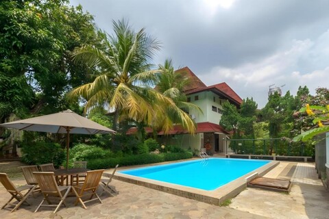 레드도어즈 플러스 니어 케망 라야