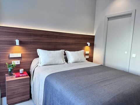 에드먼드 바이브스 알마그로 스위트