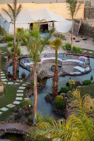 아자드 시와 호텔