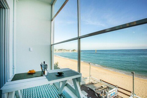 더 웨이브 바다앞 펜션