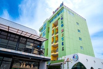 Lulu Hotel at The Glasshouse Lion Café