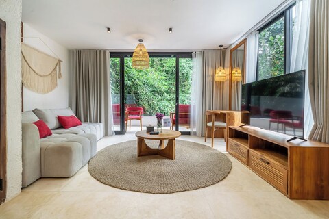 사크레드 정글 바이 EVDEkimi 우붓, 현대적인 빌라와 아파트먼트, 주방, 수영장, 맞춤형 컨시어지 서비스 포함