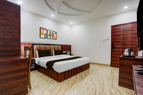 Townhouse Varanasi JNM College