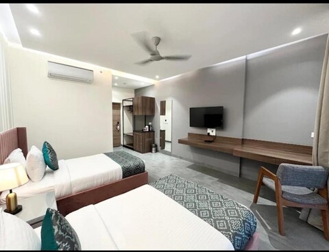 Hotel Happy Stay - Delhi Airport