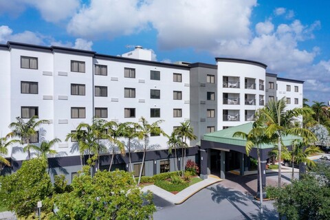 코트야드 바이 메리어트 마이애미 앳 돌핀 몰