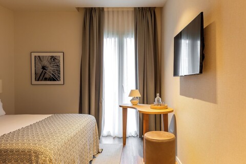 콜렉티아 스테이즈 그란 비아