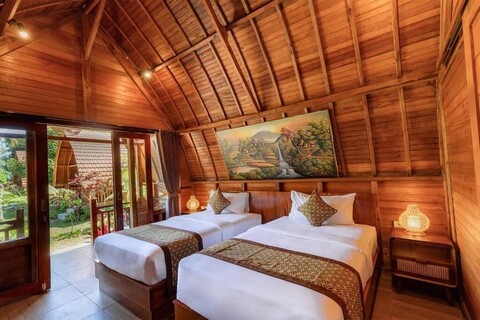 푸리 쿠르니아 아유