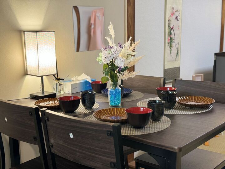 room detail thumbnail 2