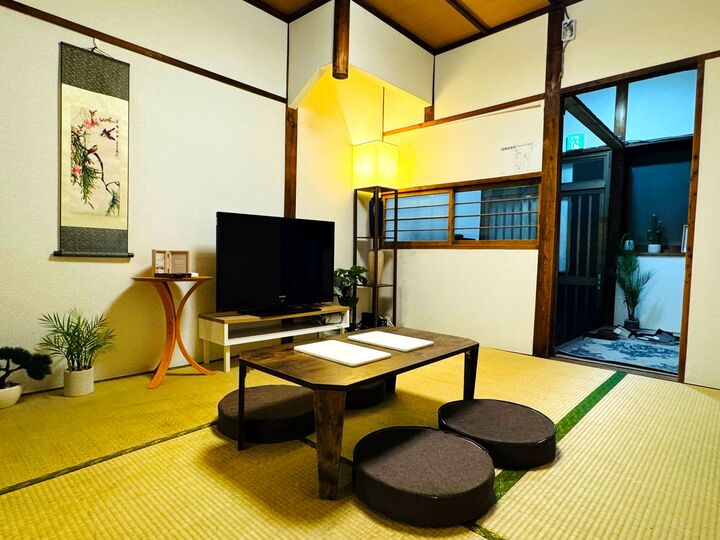 room detail thumbnail 0