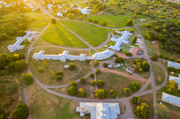 Kernow Charters Towers-i