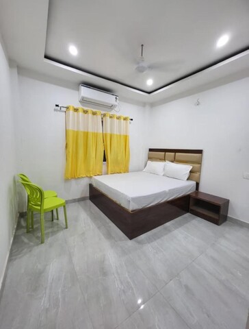 Goroomgo Shekhar Palace Varanasi