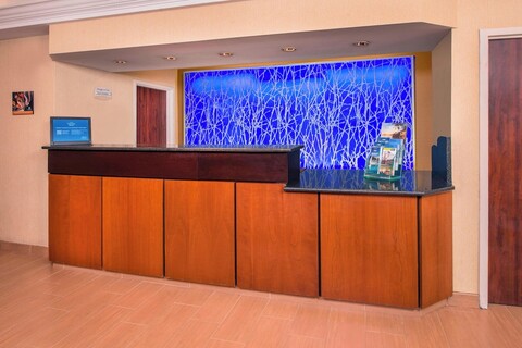 페어필드 인 앤드 스위트 덜레스 에어포트 챈틀리