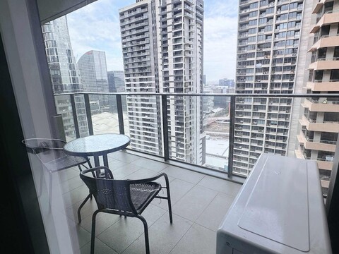 서던 크로스 역 맞은편의 세련된 2베드룸 아파트