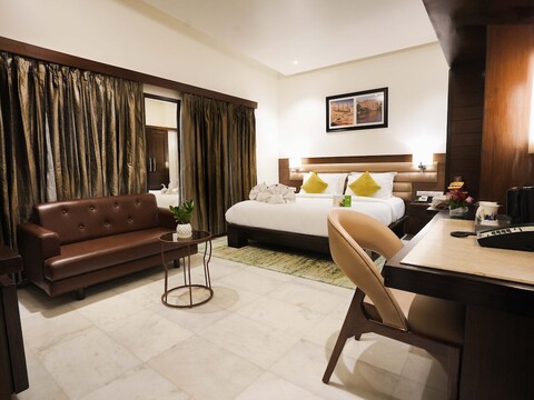 레저 인 그랜드 차나크야