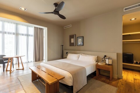 콜렉티아 스테이즈 파우 클라리스