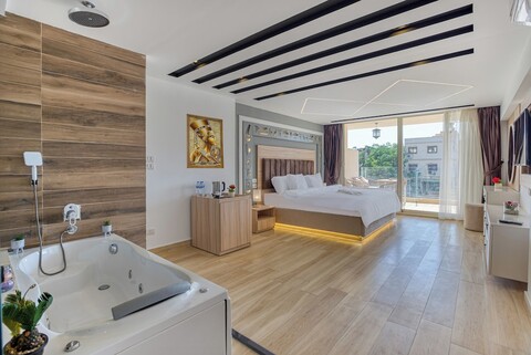 다이아몬드 피라미드 호텔