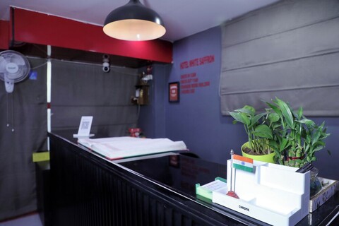 호텔 레드 칠리 피탐푸라