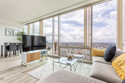 (V-20)LuxStay한인타운 독채 퀸 베드 방1 화 1[주차/수영장/자쿠지/헬스장]