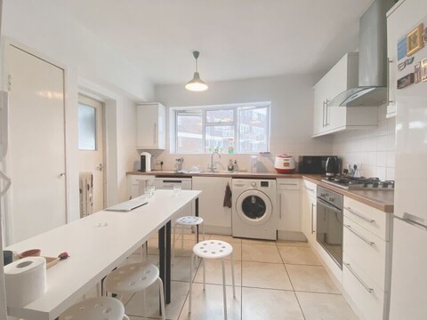 런던 한인민박 볼빨간민박