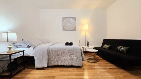 뉴욕 맨하탄 한인타운 2 베드룸 독채