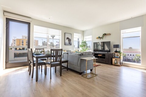 (A42)LuxStay할리우드 독채 퀸 베드 방2/화2[수영장/자쿠지/헬스장/주차]