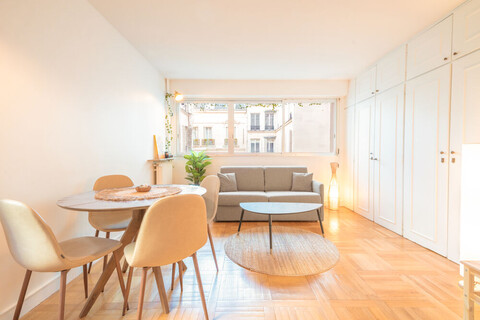 우리집,파리 에펠점 (운영종료 마지막 할인) | 에펠탑 5분 | 집전체