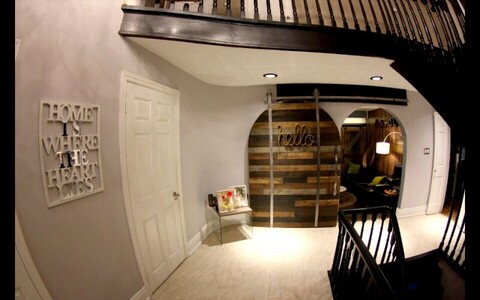 토론토 YOLO 게스트 하우스 1호점 (핀치점)