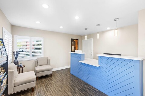 트래블로지 바이 윈덤 샌타로사 와인 컨트리