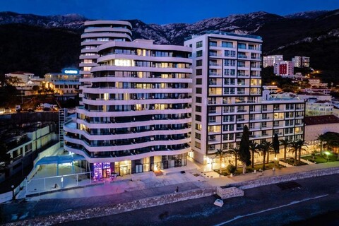 Royalis Suites