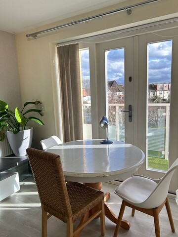 런던 유아인 하우스 