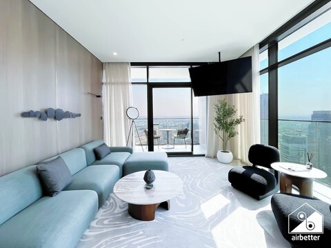 럭셔리한 3베드룸 운하 전망 아파트먼트, 수영장 + 체육관