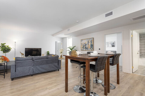 (A16)LuxStay할리우드 독채 퀸 베드 방2/화2[주차/수영장/자쿠지/헬스장]