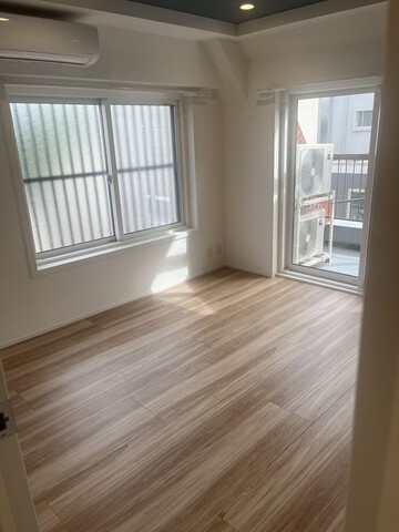 신오쿠보 럭키 하우스 