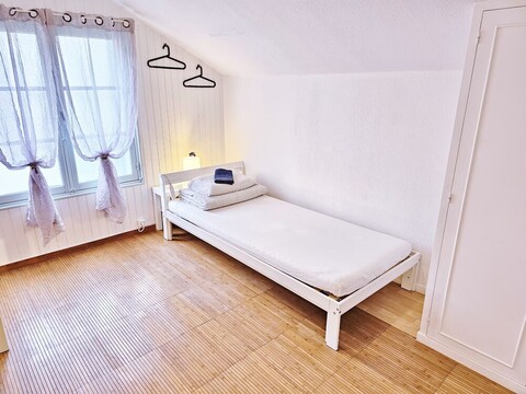 파리 문라이트 하우스 Moonlight House 