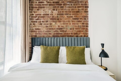 뉴욕 어반 퍼니시드 | 어퍼이스트 신축 2베드룸 독채 [501-2E]