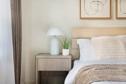 뉴욕 어반 퍼니시드 | 미드타운 중심 2베드룸 독채 [52-3D]