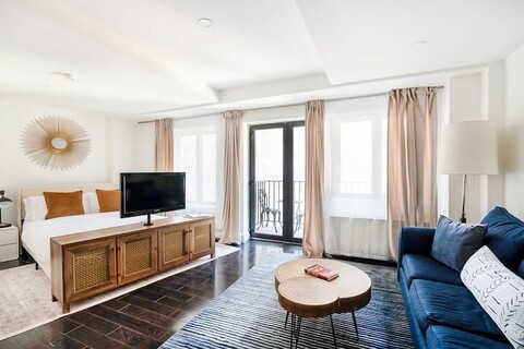 뉴욕 어반 퍼니시드 | 헬스키친 단독주택 [809-4B]