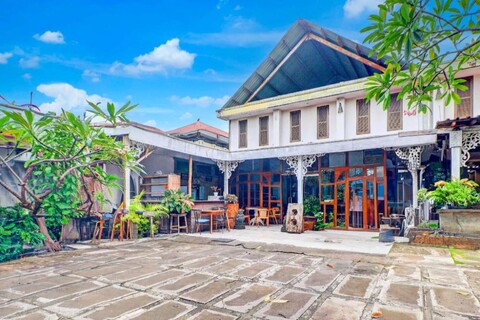 댄센터 사누르 발리 이그조틱 마린 파크 근처