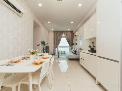 Paragon Residence The Modish 3BR7pax Balcony