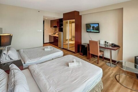 Royal Crown Scsp 1067 KK CBD near Imago